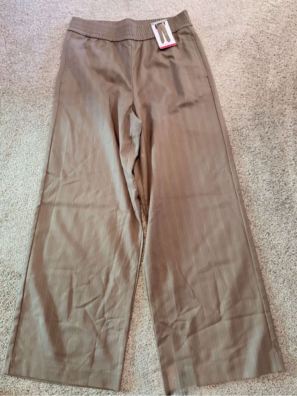 NWT, WOMENS, Wide-Leg Dress Pants in Taupe, size medium